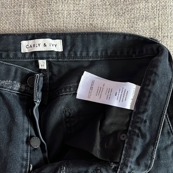 Carly & Ivy Boyfriend Jeans - Picture 4 of 4